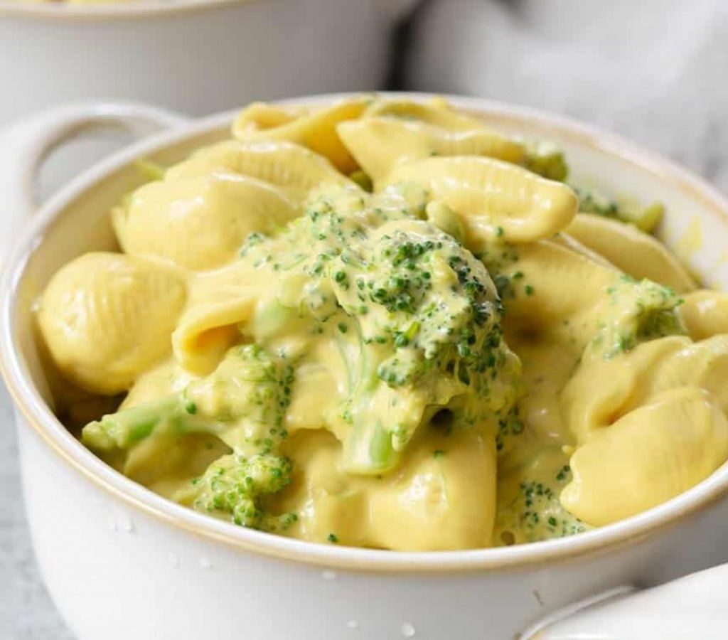 pasta vegan cheese broccoli